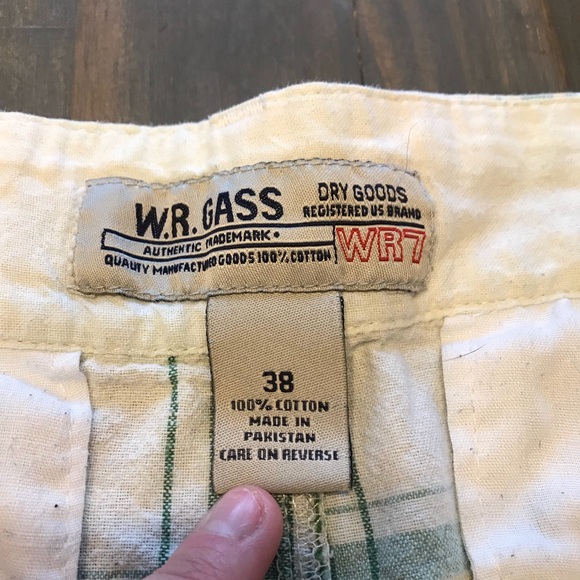 W.R. green and white plaid men’s shorts - Picture 2 of 5